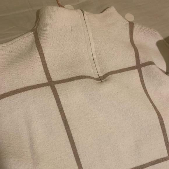 Elegant and Soft Sweater - Picture 4 of 8